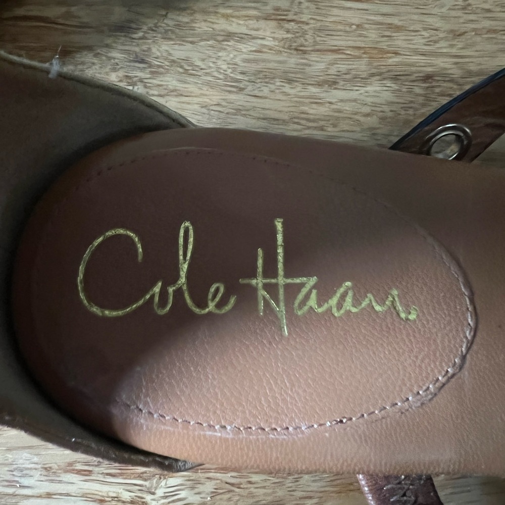 NEW COLE HAAN Strappy Tan Sandals Ankle Buckle sz 8 - Picture 5 of 6